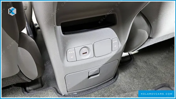 KIA CARNIVAL 9-SEATER NOBLESSE