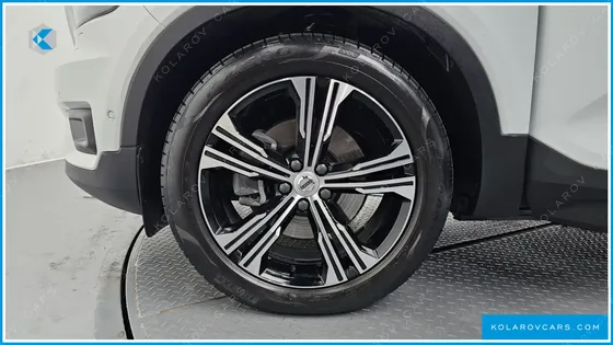 VOLVO XC40 B4 INSCRIPTION