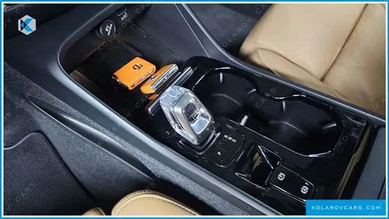 VOLVO XC40 B4 INSCRIPTION