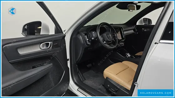 VOLVO XC40 B4 INSCRIPTION