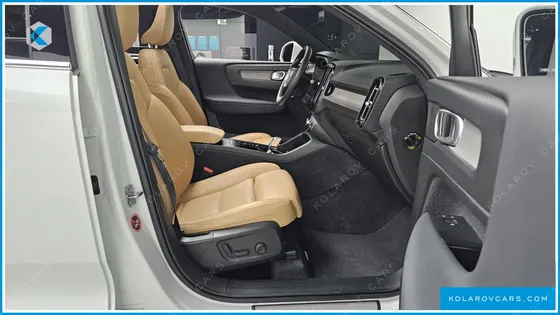VOLVO XC40 B4 INSCRIPTION