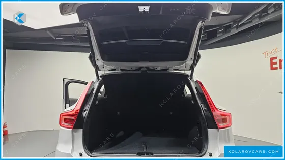 VOLVO XC40 B4 INSCRIPTION