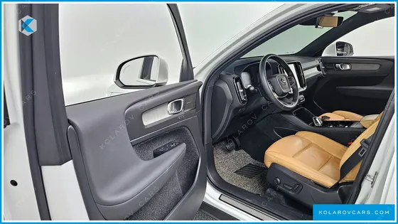 VOLVO XC40 B4 INSCRIPTION