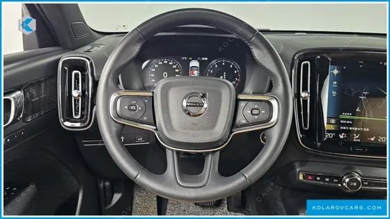 VOLVO XC40 B4 INSCRIPTION