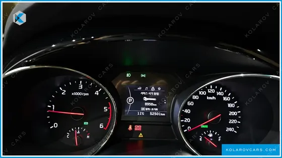 KIA CARNIVAL 9-SEATER HI-LIMOUSINE