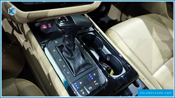 KIA CARNIVAL 9-SEATER HI-LIMOUSINE