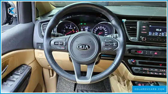 KIA CARNIVAL 9-SEATER HI-LIMOUSINE