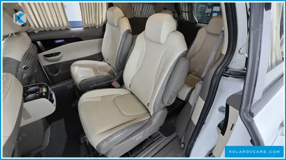 KIA CARNIVAL 9-SEATER HI-LIMOUSINE