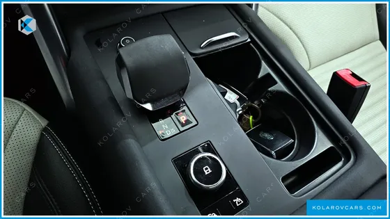 LAND ROVER DISCOVERY P360 R-DYNAMIC SE