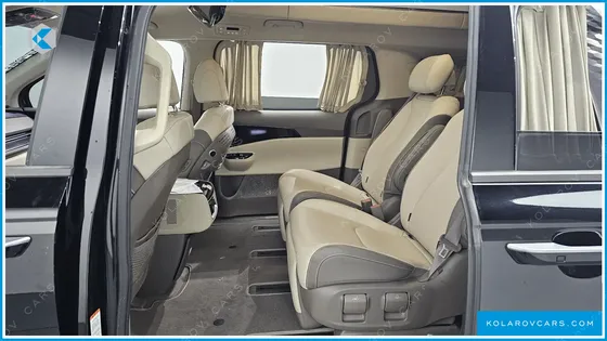KIA CARNIVAL 7-SEATER HI-LIMOUSINE