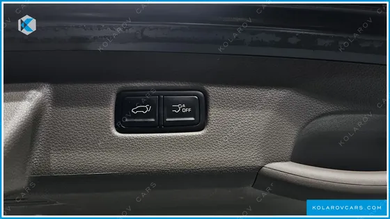 KIA CARNIVAL 7-SEATER HI-LIMOUSINE