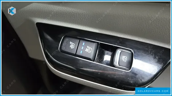 KIA CARNIVAL 7-SEATER SIGNATURE