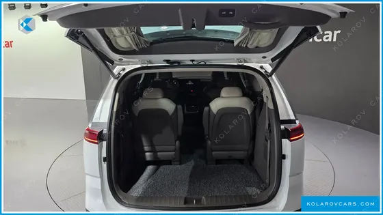 KIA CARNIVAL GASOLINE 9-SEATER HI-LIMOUSINE