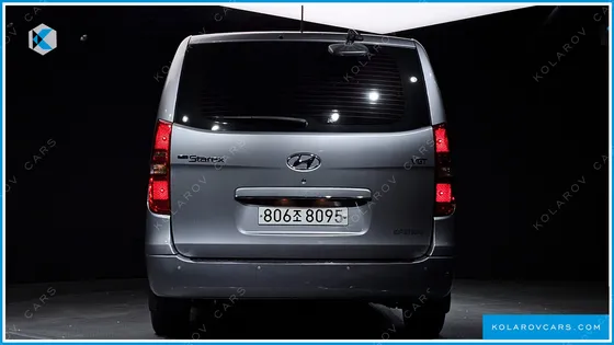 HYUNDAI STAREX VAN 5-SEATER