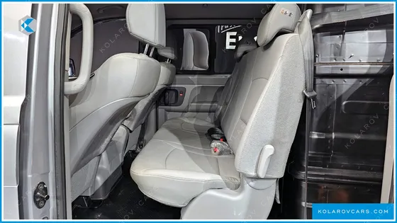 HYUNDAI STAREX VAN 5-SEATER