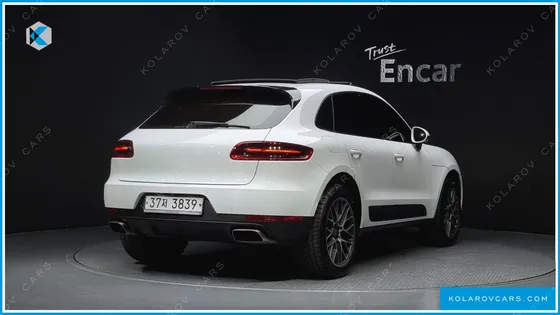 PORSCHE MACAN 2.0
