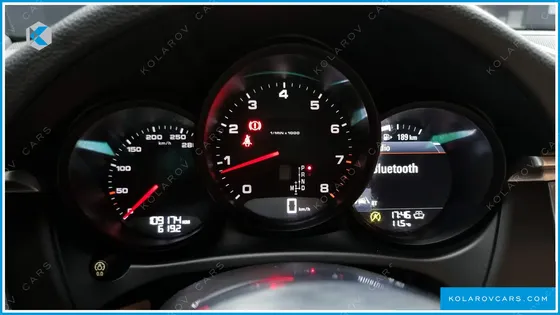 PORSCHE MACAN 2.0
