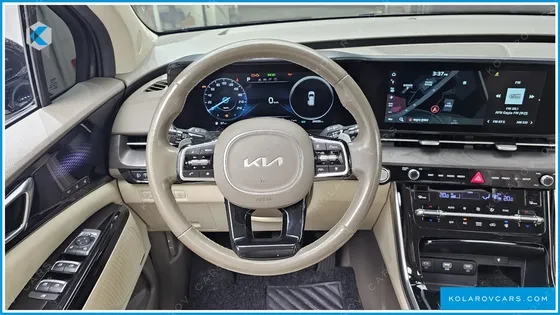 KIA CARNIVAL GASOLINE 7-SEATER SIGNATURE