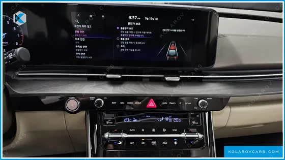 KIA CARNIVAL GASOLINE 7-SEATER SIGNATURE