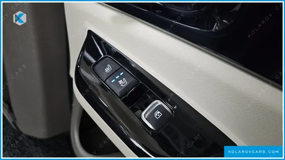 KIA CARNIVAL GASOLINE 7-SEATER SIGNATURE