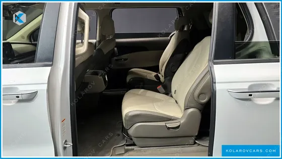 KIA CARNIVAL 9-SEATER PRESTIGE