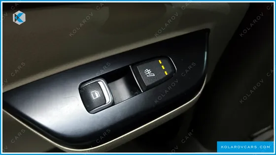 KIA CARNIVAL 9-SEATER PRESTIGE