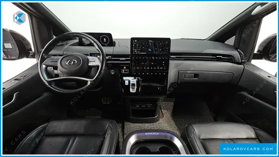 HYUNDAI STARIA 4WD LOUNGE 9-SEATER