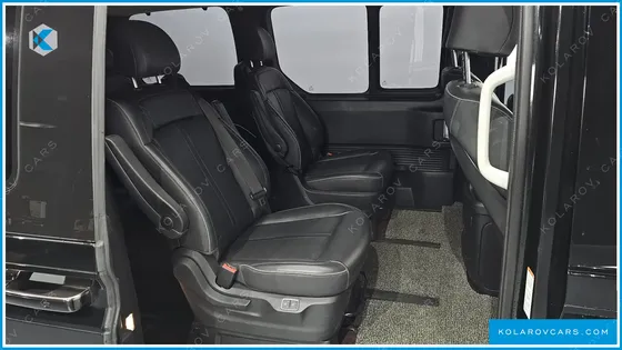 HYUNDAI STARIA 4WD LOUNGE 9-SEATER