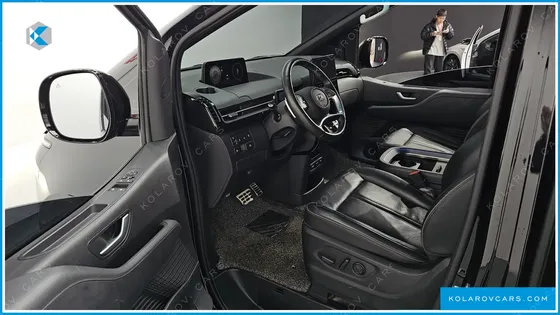 HYUNDAI STARIA 4WD LOUNGE 9-SEATER