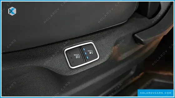 HYUNDAI STARIA 4WD LOUNGE 9-SEATER