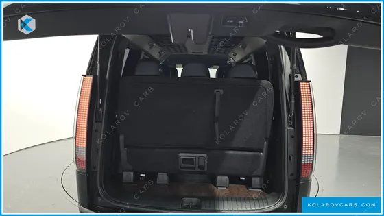 HYUNDAI STARIA 4WD LOUNGE 9-SEATER