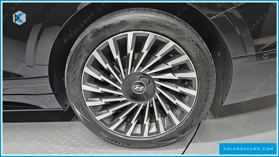 HYUNDAI GRANDEUR 2,5 GASOLINE 2WD