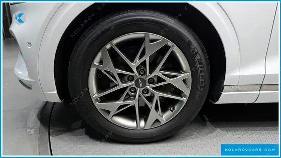 GENESIS GV70 2.5T GASOLINE 2WD