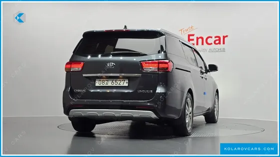 KIA CARNIVAL 7-SEATER LIMOUSINE