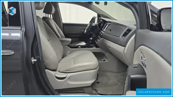 KIA CARNIVAL 7-SEATER LIMOUSINE