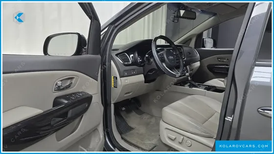 KIA CARNIVAL 7-SEATER LIMOUSINE