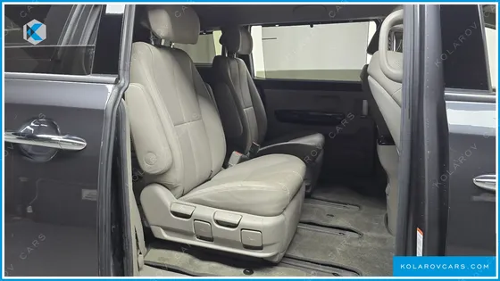 KIA CARNIVAL 7-SEATER LIMOUSINE