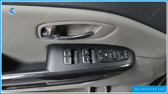 KIA CARNIVAL 7-SEATER LIMOUSINE