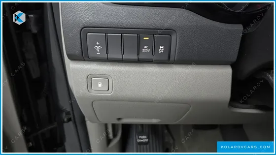 KIA CARNIVAL 7-SEATER LIMOUSINE