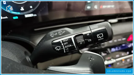 KIA CARNIVAL 9-SEATER SIGNATURE