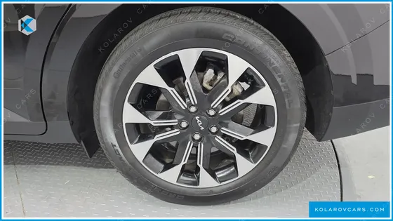 KIA CARNIVAL 9-SEATER SIGNATURE