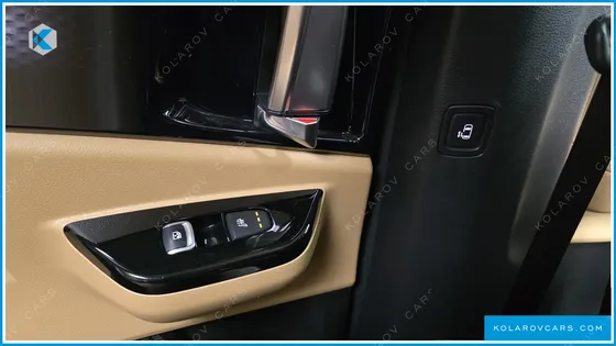 KIA CARNIVAL 9-SEATER SIGNATURE