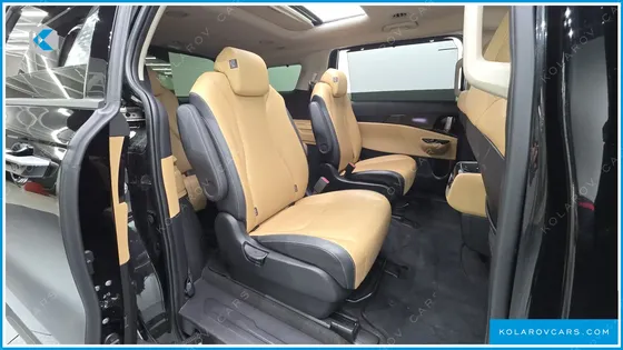KIA CARNIVAL 9-SEATER SIGNATURE