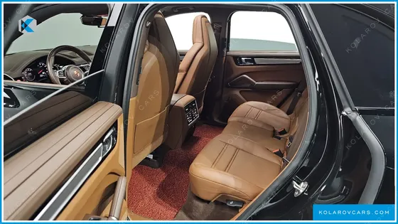 PORSCHE CAYENNE 3.0 PLATINUM EDITION