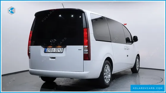 HYUNDAI STARIA 4WD TOURER 9-SEATER