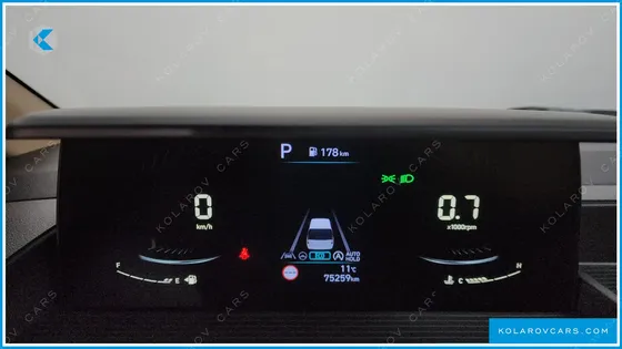 HYUNDAI STARIA 4WD TOURER 9-SEATER