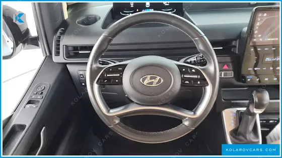 HYUNDAI STARIA 4WD TOURER 9-SEATER