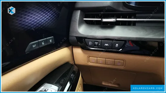 KIA CARNIVAL 9-SEATER SIGNATURE