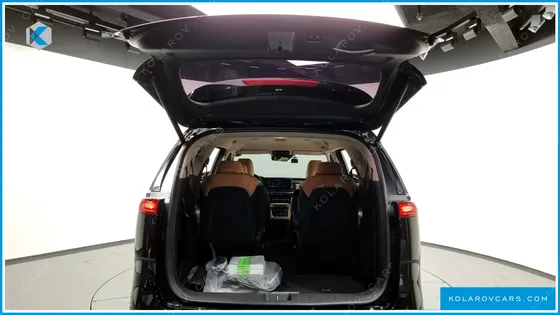 KIA CARNIVAL 9-SEATER NOBLESSE