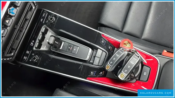 PORSCHE 911 TARGA 4